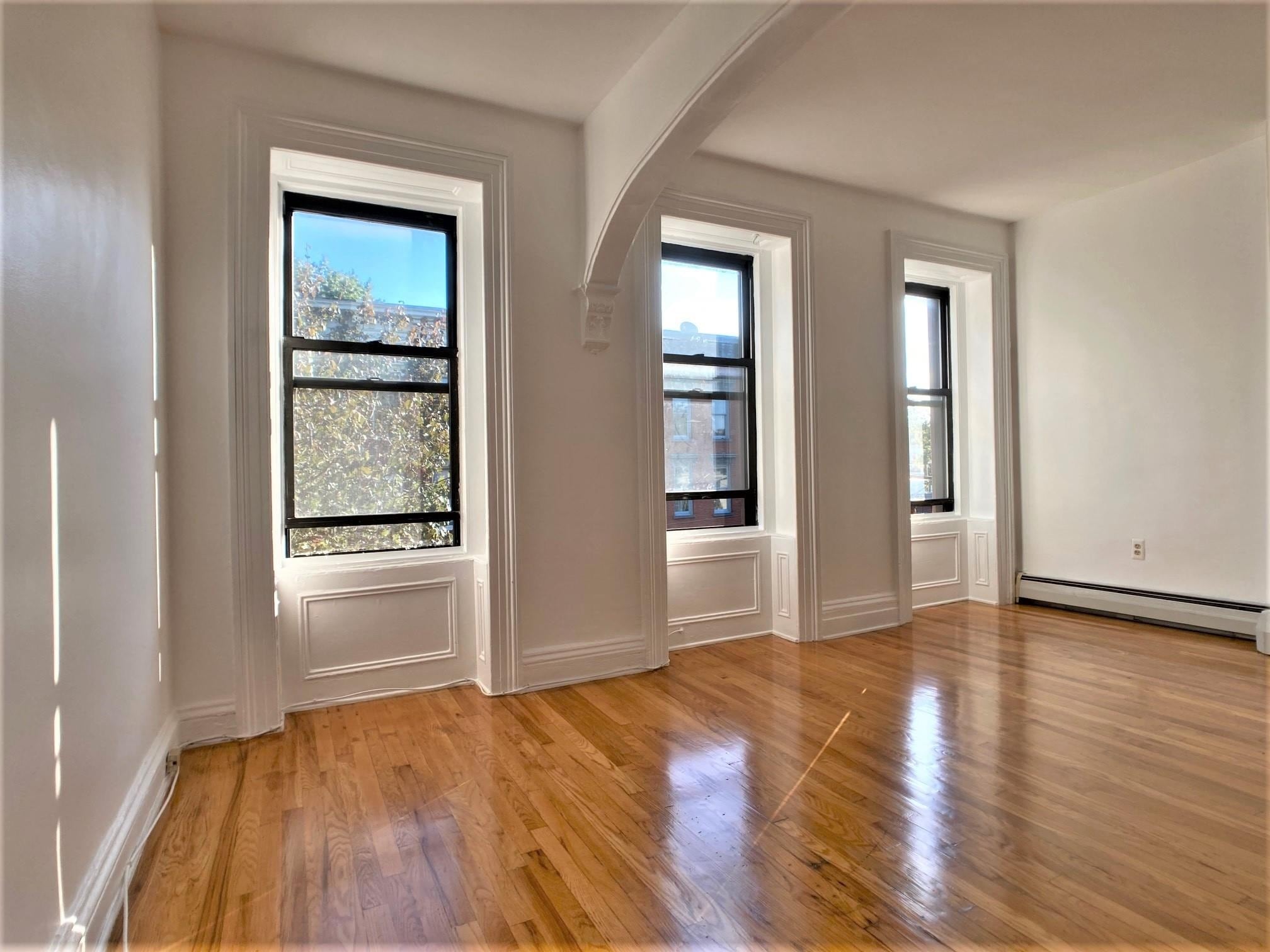 Building Photo - 250 5th St