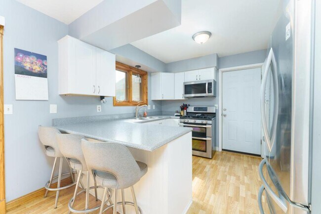 Building Photo - 3620 Zimmer Rd