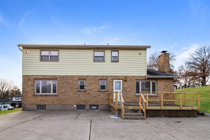 Building Photo - 2480 Sylmar Ct