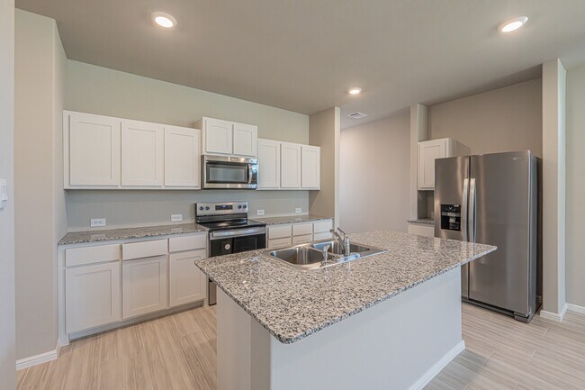 Building Photo - 3000 Pecan Farm Ln
