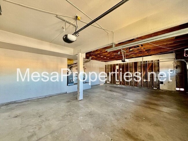 Building Photo - 12468 Redrock Ct