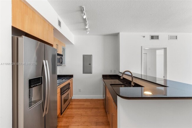 Building Photo - 335 S Biscayne Blvd