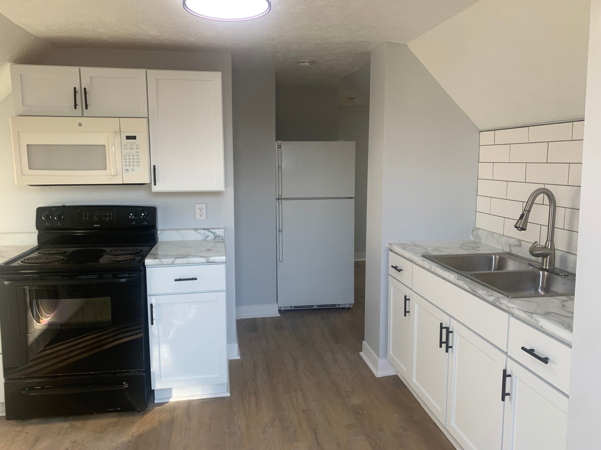 Building Photo - 619 S Armstrong St