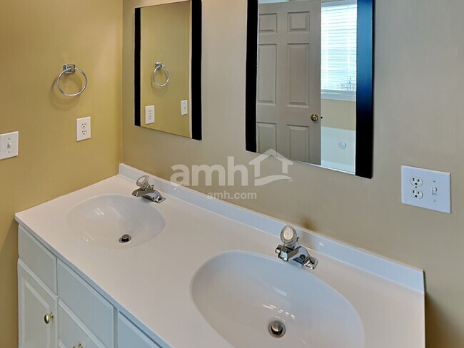 Building Photo - 9319 Stawell Dr