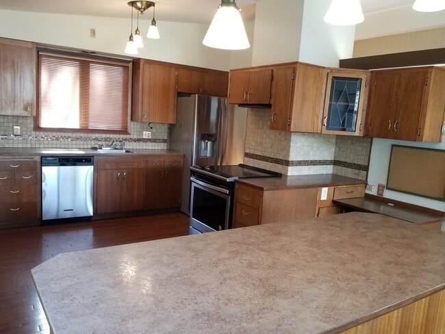Building Photo - Stunning 3 bed, 2 bath home in historic Ro...