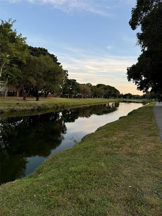 Building Photo - 10441 SW 156th Ct