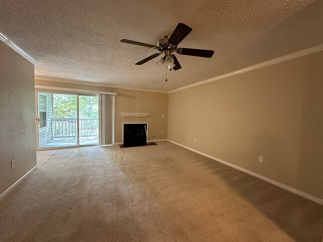 Building Photo - 7024 Somerset Cir