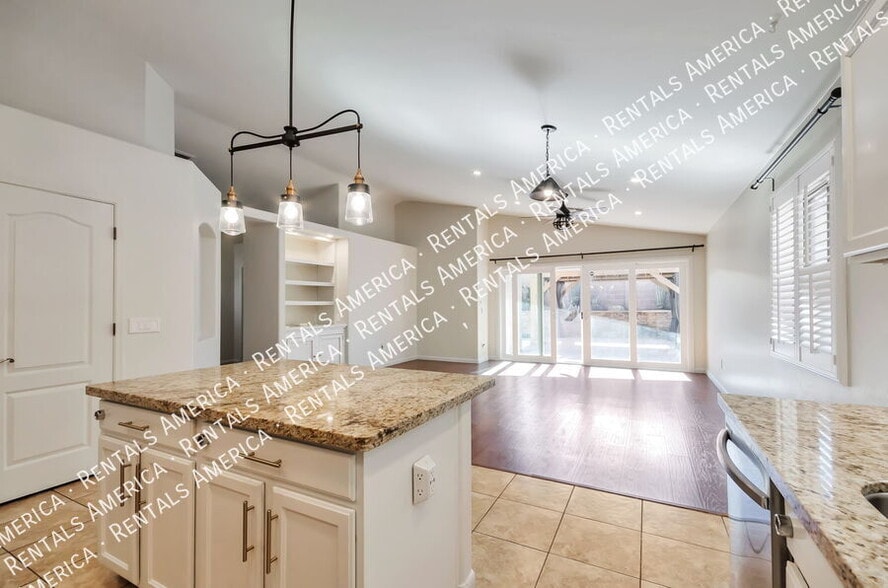 Building Photo - 219 W Calle Patio Lindo