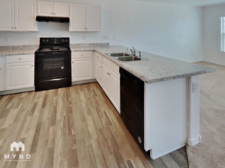 Building Photo - 953 Kachina Dr