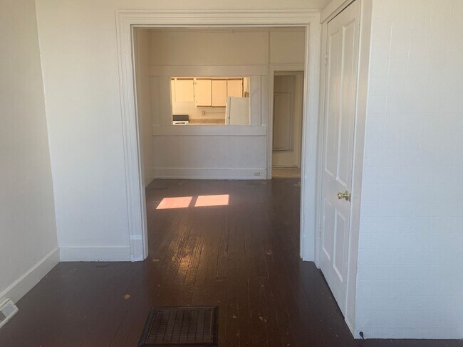 Building Photo - 1st Floor West End York City