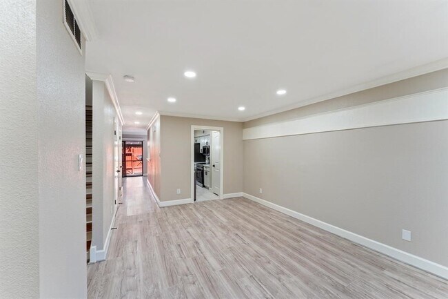 Building Photo - 14435 Still Meadow Dr