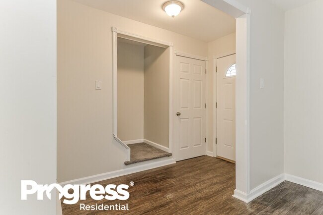 Building Photo - 508 Loch Lomond Dr