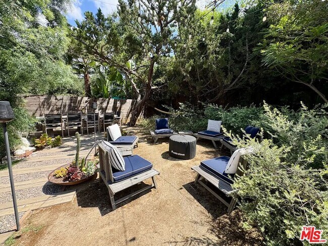 Building Photo - 1410 Dartmouth Dr