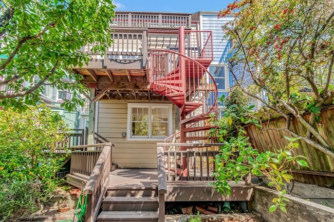 Building Photo - Charming Four Bedroom Home in Potrero Hill...