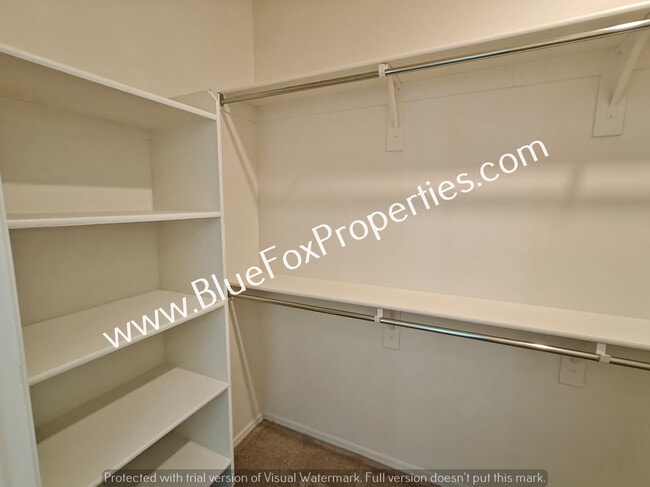 Building Photo - 7860 N Scholes Ave