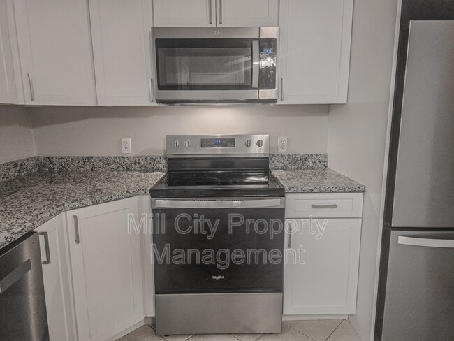 Building Photo - 1 Northbrook Dr