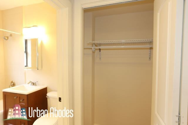 Building Photo - 4036 Ashland N Ave