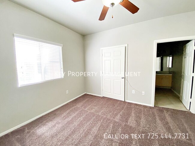 Building Photo - 3 BEDROOM 2 BATH CONDO WITH ATTACHED 2 CAR...