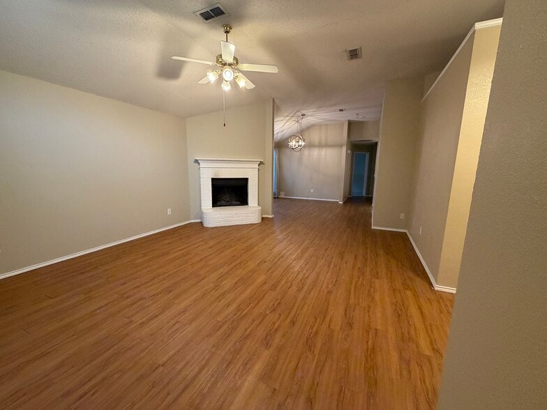 Building Photo - 2521 Ensenada Ln