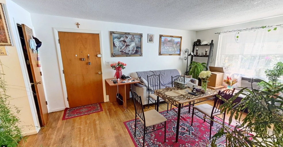 Building Photo - 365 Faneuil St