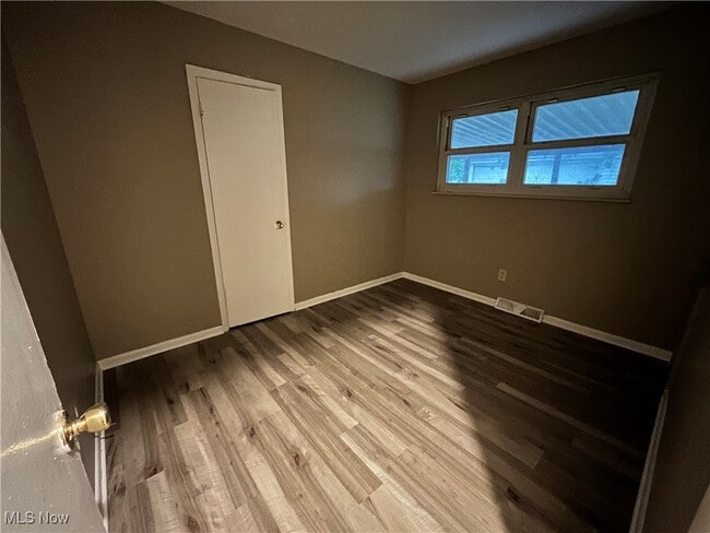 Building Photo - 346 Gayle Dr