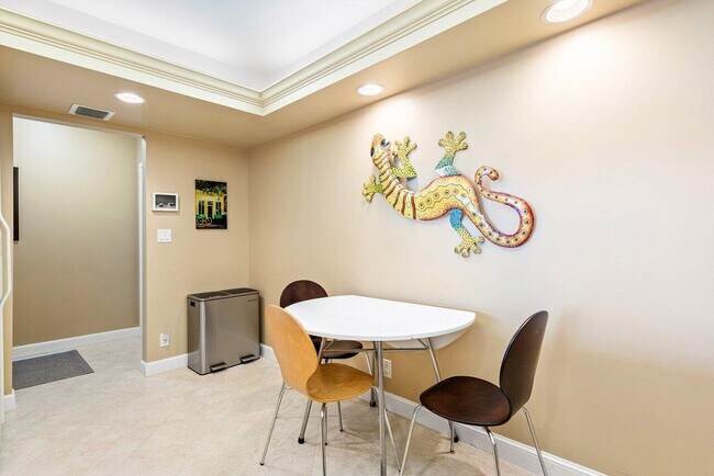 Building Photo - 4740 S Ocean Blvd