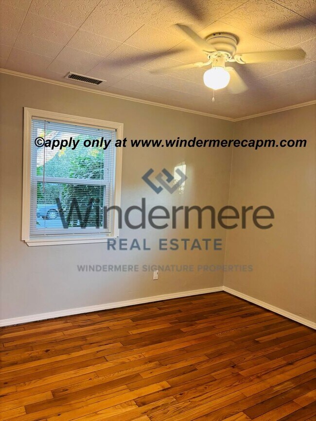 Building Photo - Charming 4 bedroom Home in Tahoe Park w/ E...