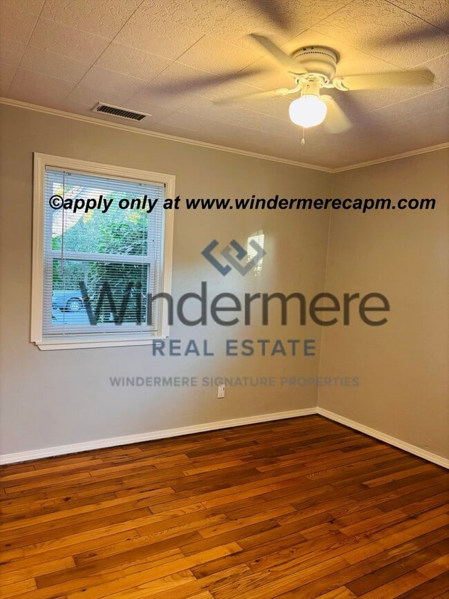 Building Photo - Charming 4 bedroom Home in Tahoe Park w/ EV Charger!!