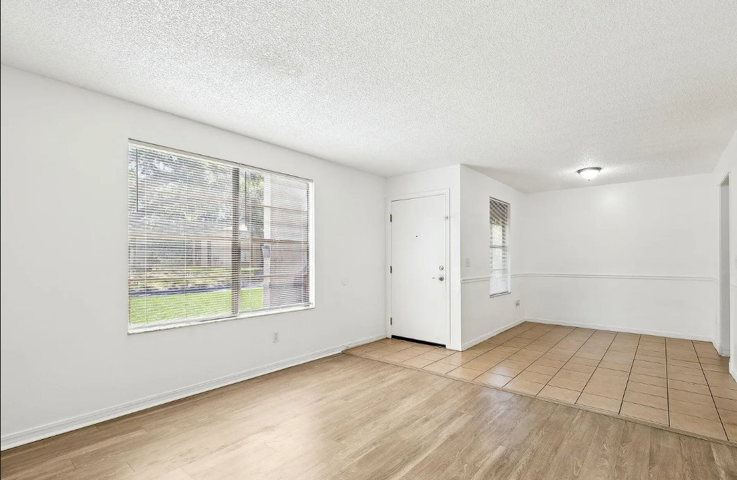 Building Photo - 4 Bentwood Ln