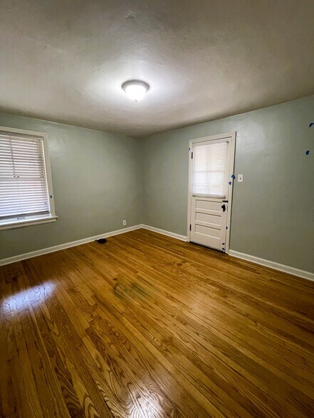 Building Photo - 4938 Fyler Ave
