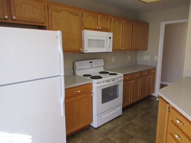 Building Photo - 1434 Hilltop Dr