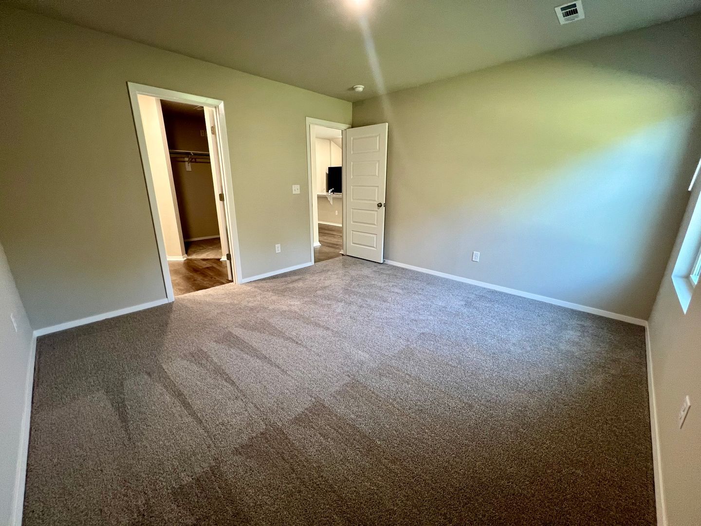 Building Photo - 8912 Preston Ct