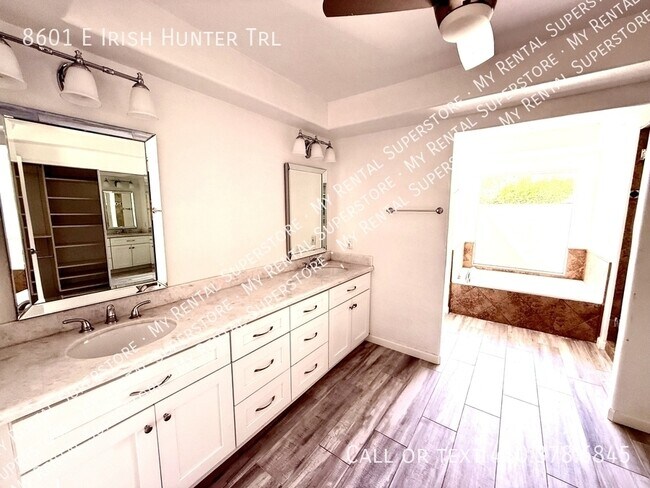 Building Photo - 8601 E Irish Hunter Trail