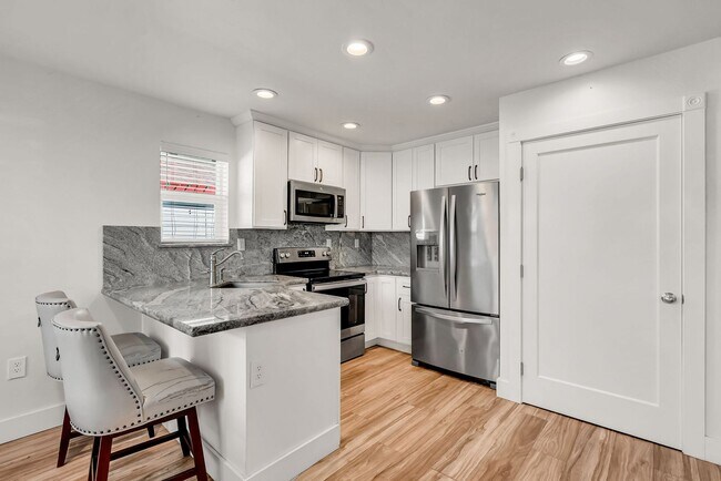 Building Photo - Experience residential luxury living only 2 blocks from the heart of downtown Livermore!!