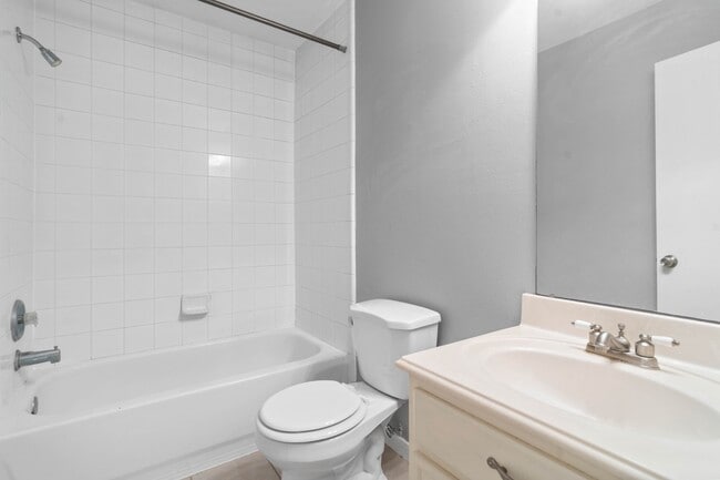 Building Photo - 3614 Lindenfield Dr