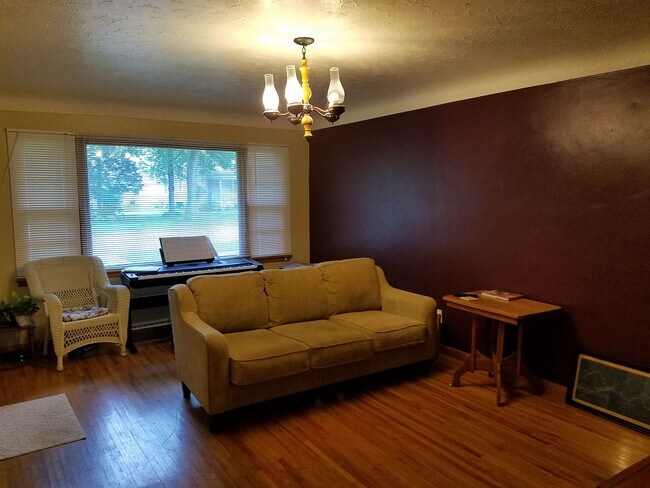 Building Photo - Franklin St 2109-2111