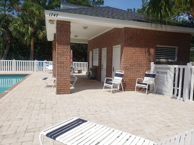 Building Photo - 3 bedroom in Sound Hammock Navarre!!