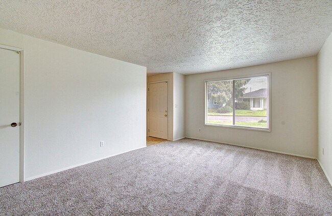 Building Photo - Gladson 3802