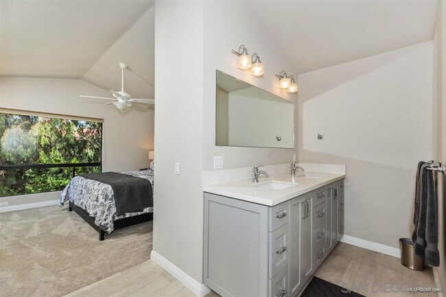 Building Photo - 10470 Ridgewater Ln