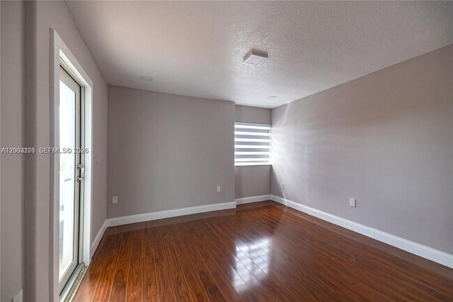 Building Photo - 15981 SW 54th Terrace