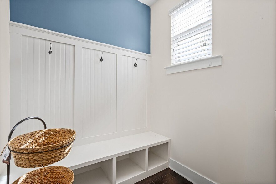 Building Photo - 1616 Pat Garrett St