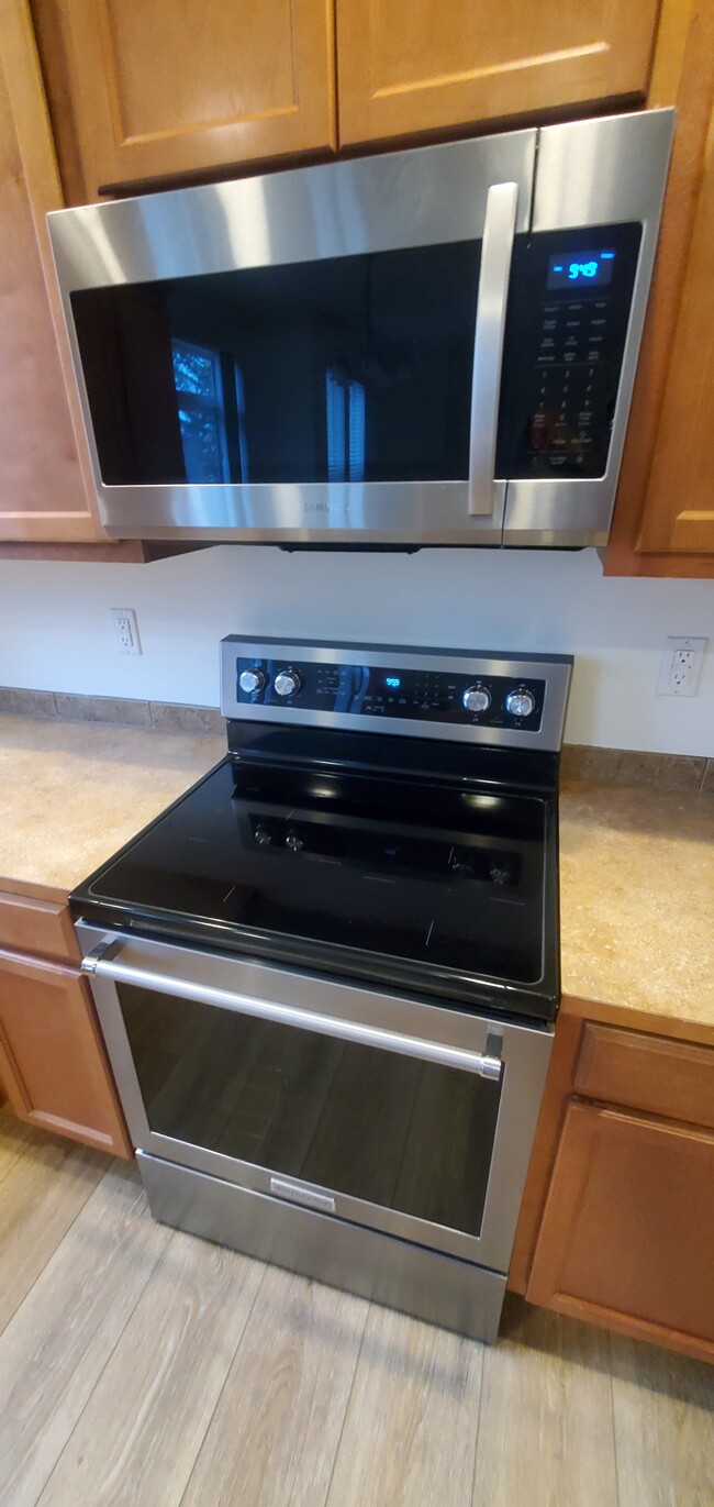 all new appliances - 4107 207th Street Ct E