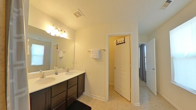 Building Photo - 14311 Hickory Stream Ct