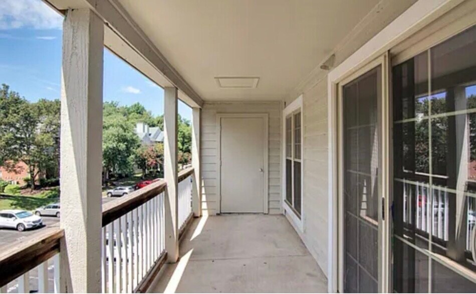 Building Photo - 12154 Penderview Ter