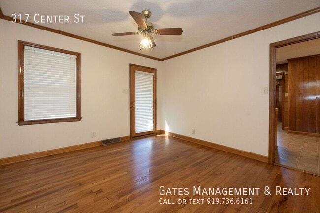 Building Photo - 317 Center St