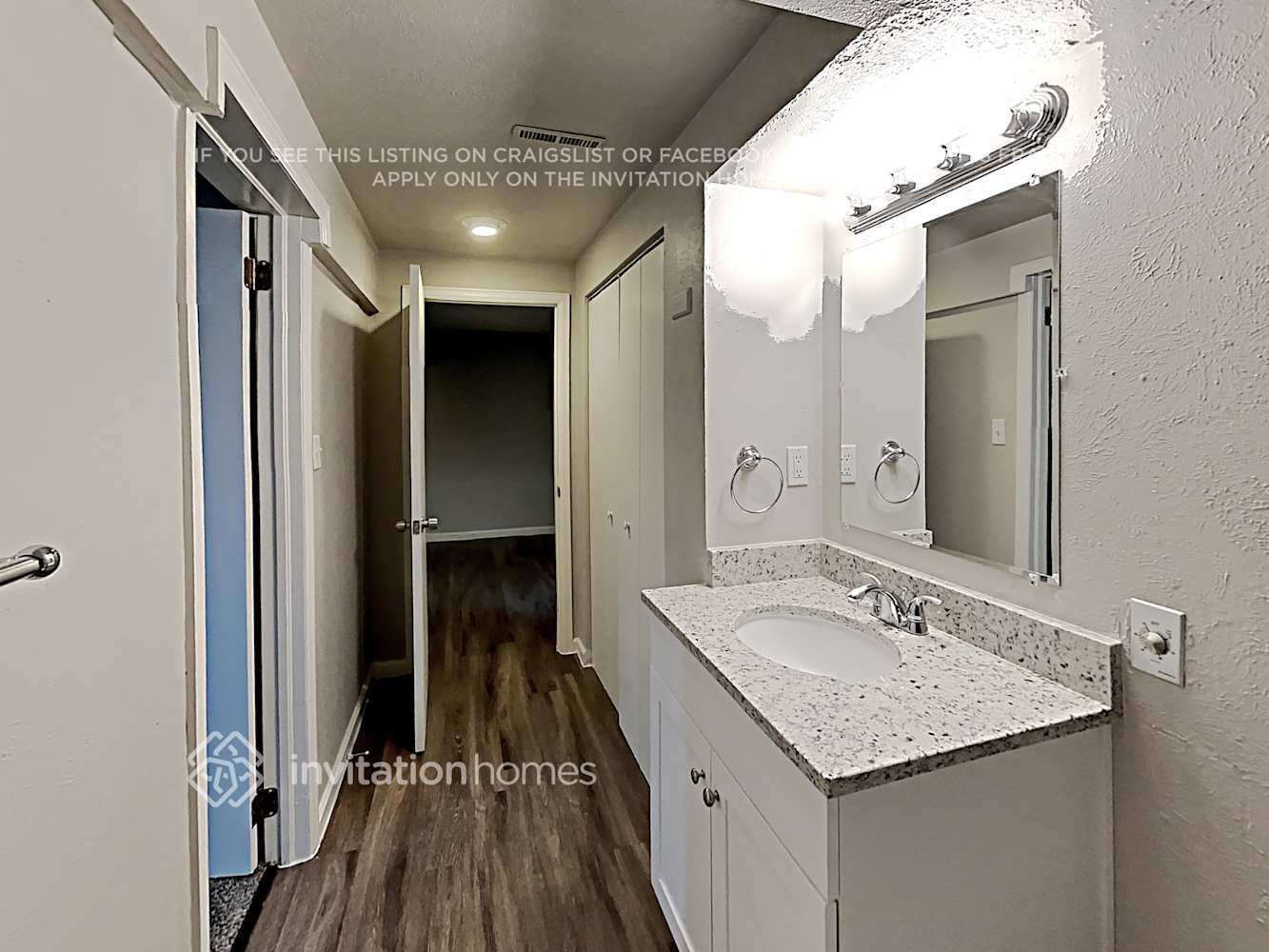 Building Photo - 18274 E Bellewood Dr