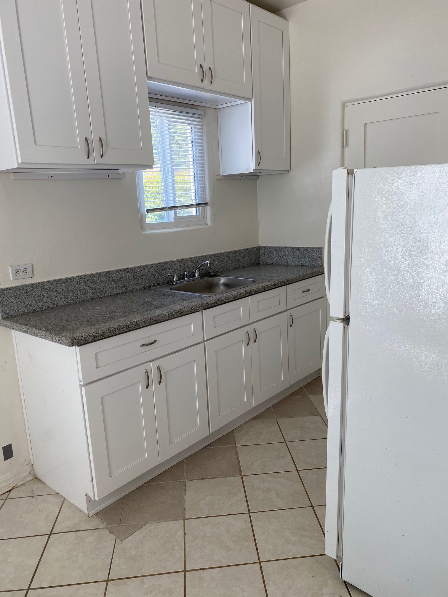 Building Photo - 945 Hilgard Ave