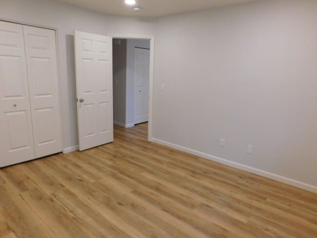 Building Photo - 5351 Landon St SE