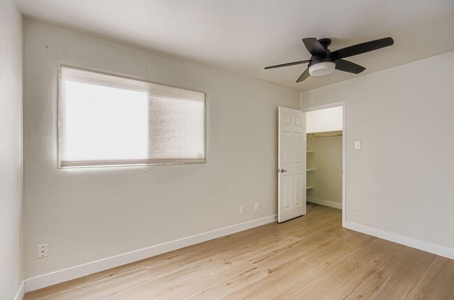 Building Photo - 8731 E Fairmount Ave