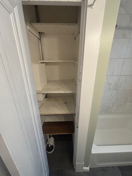 Building Photo - 5054 Winona Ave